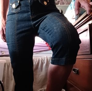 New Capri Jeans/w Buttons sz 2